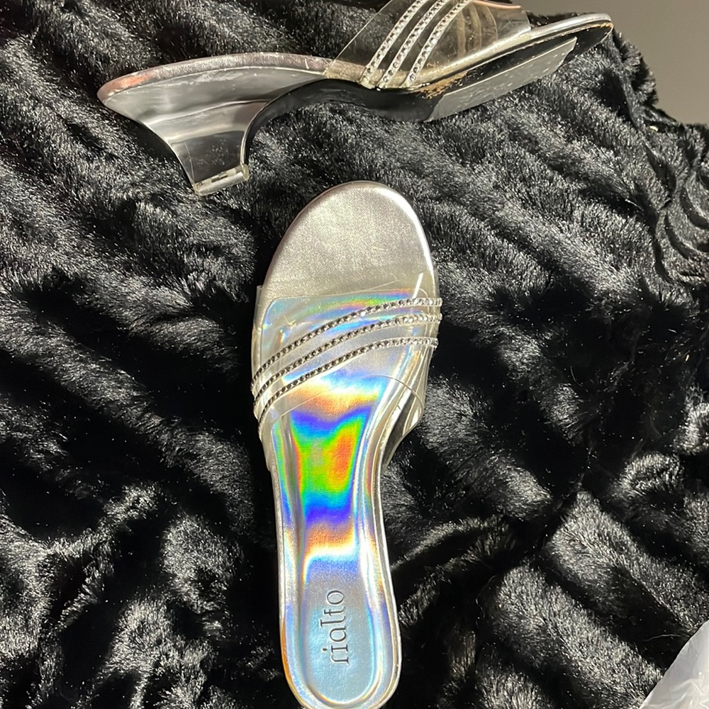 Clear with 3 decorative rows that shine  2-1/2” heel